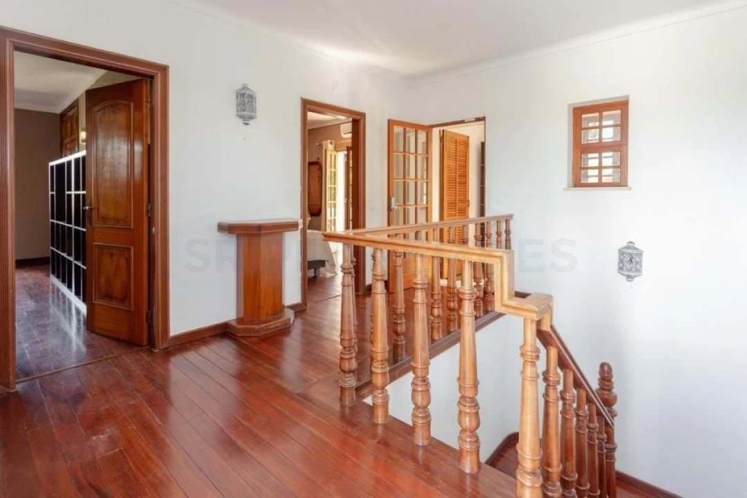 Moradia T4 para Venda em Guia Foto 38