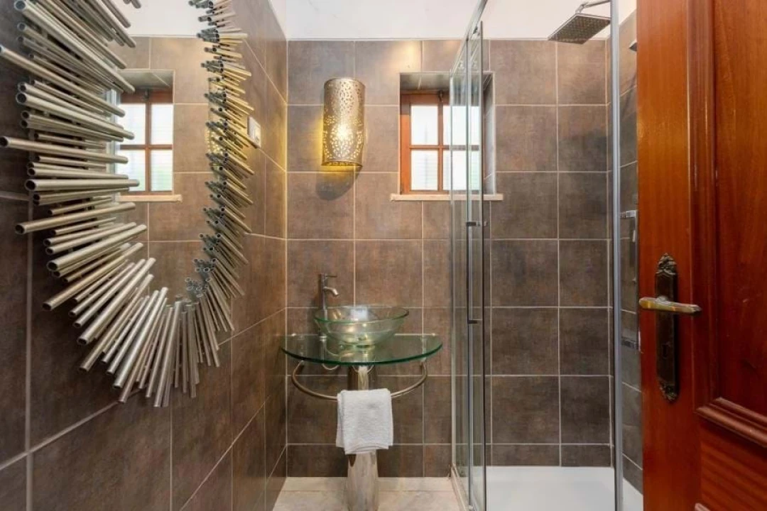 Moradia T4 para Venda em Guia Foto 24