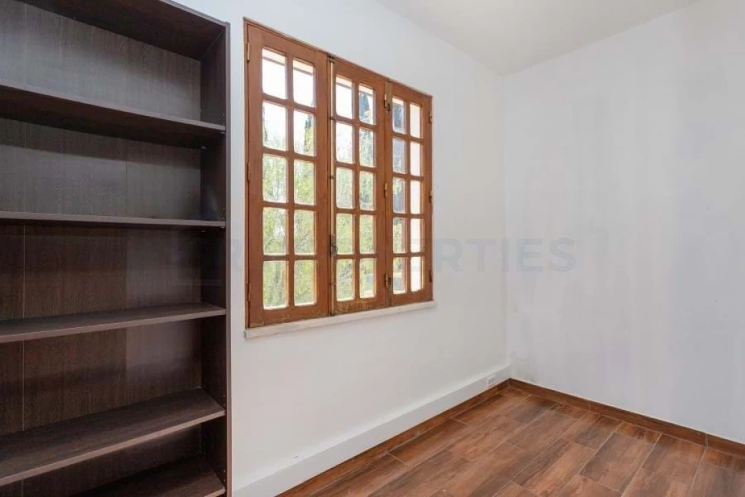 Moradia T4 para Venda em Guia Foto 25