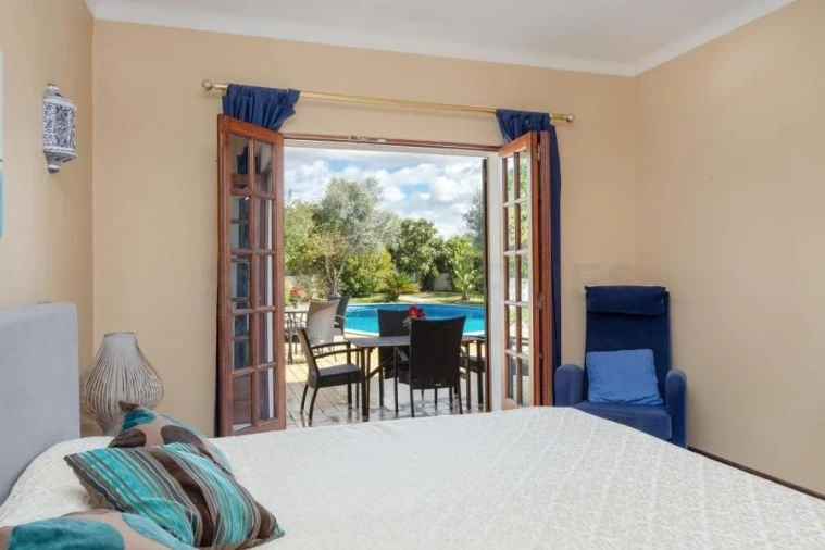 Moradia T4 para Venda em Guia Foto 32