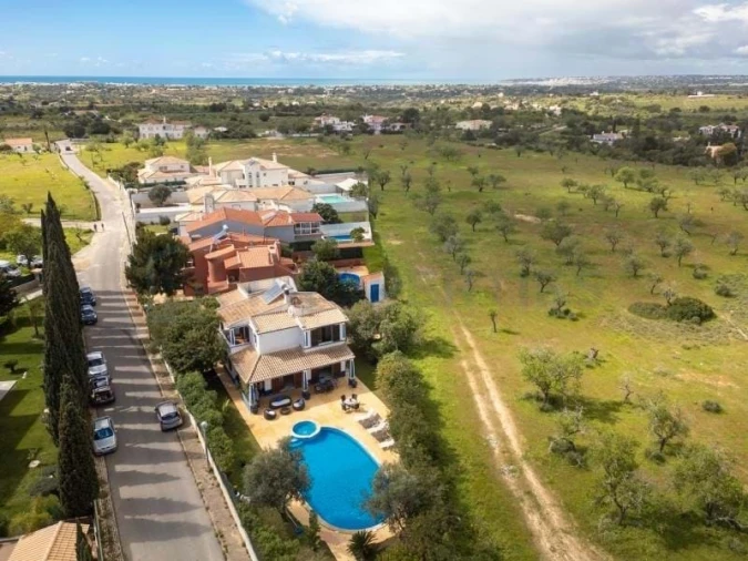 Moradia T4 para Venda em Guia Foto 59