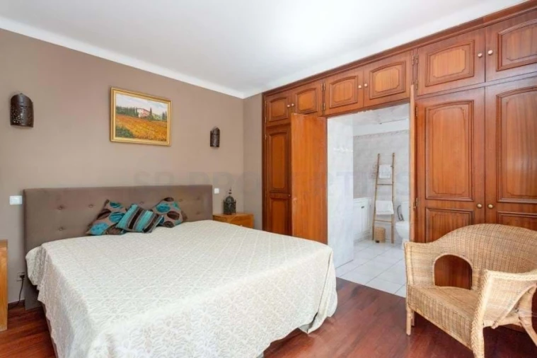 Moradia T4 para Venda em Guia Foto 14