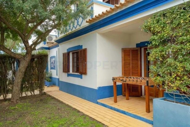 Moradia T4 para Venda em Guia Foto 51