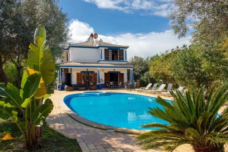 Moradia T4 para Venda em Guia Foto 54