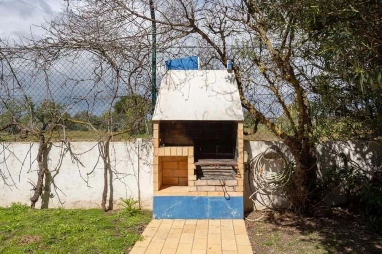 Moradia T4 para Venda em Guia Foto 30