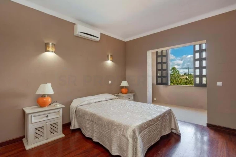 Moradia T4 para Venda em Guia Foto 42