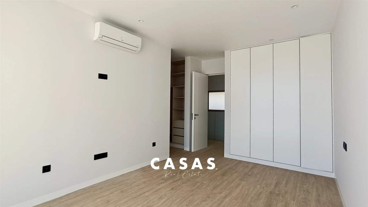 Moradia T3 para Venda em Estreito da Calheta Foto 22