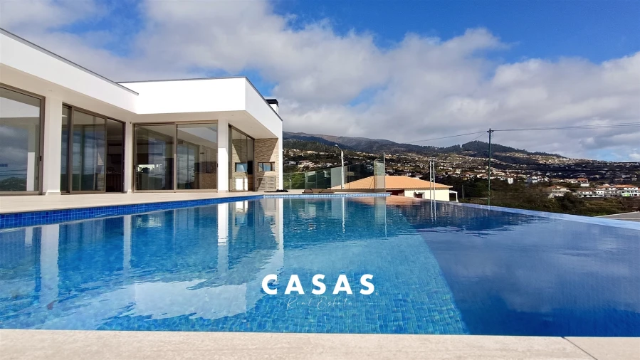 Moradia T3 para Venda em Estreito da Calheta Foto 10