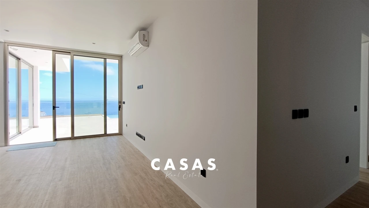 Moradia T3 para Venda em Estreito da Calheta Foto 16