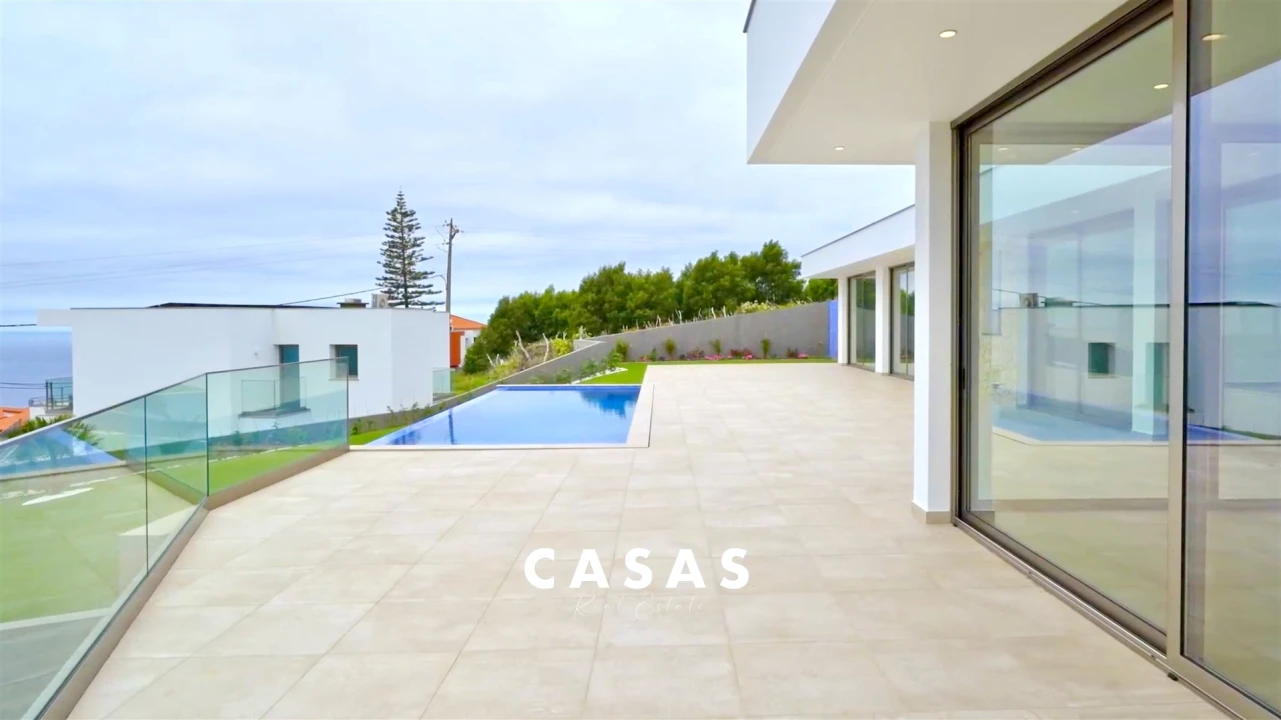 Moradia T3 para Venda em Estreito da Calheta Foto 32