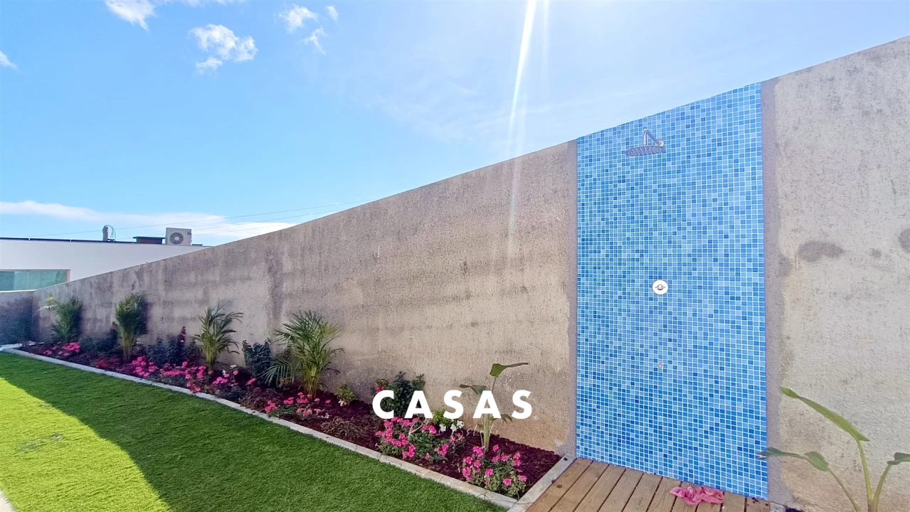 Moradia T3 para Venda em Estreito da Calheta Foto 5