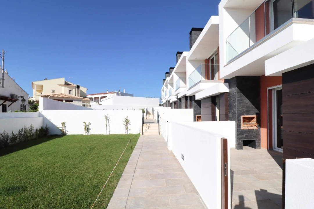 Moradia T3 para Venda em Albufeira e Olhos de Água Foto 3