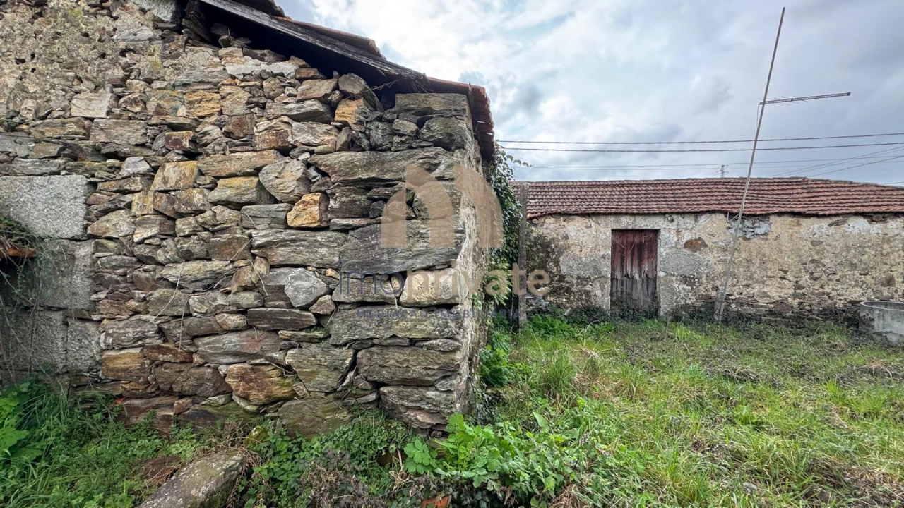 Moradia T3 para Venda em Idães Foto 7