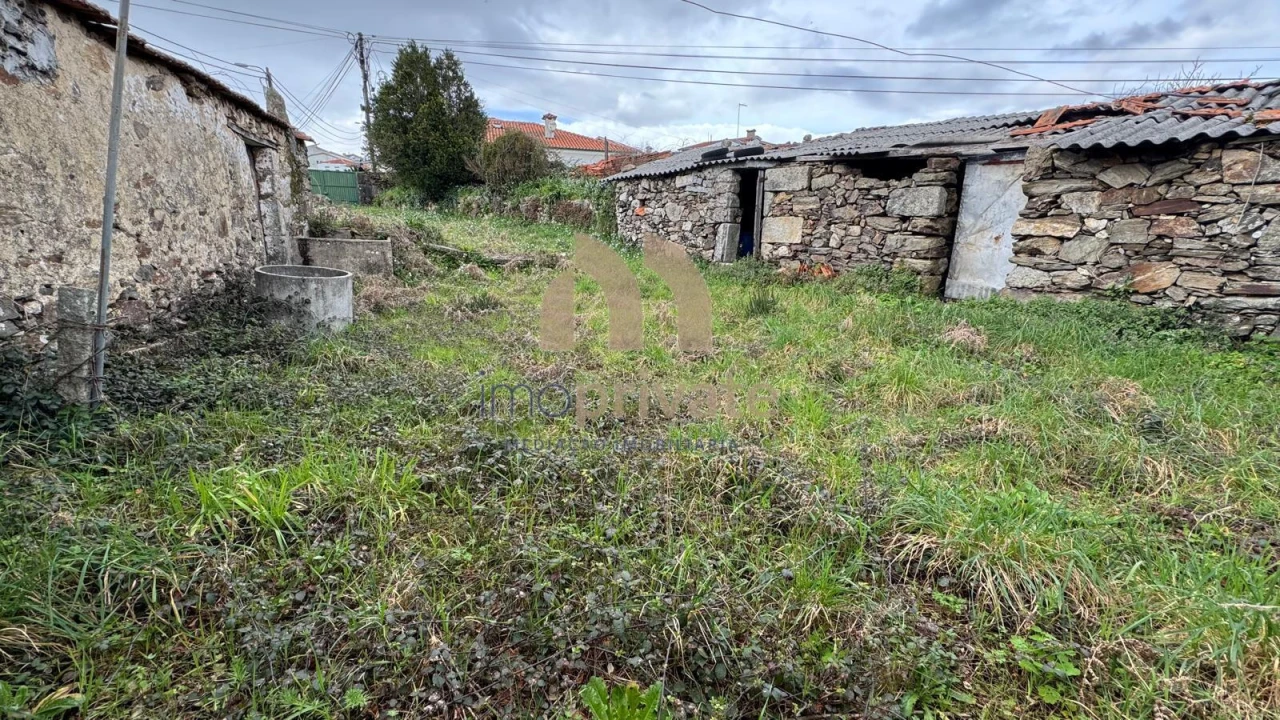 Moradia T3 para Venda em Idães Foto 6