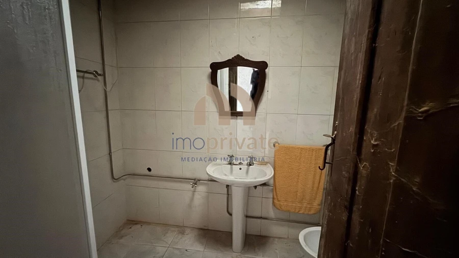 Moradia T3 para Venda em Idães Foto 5