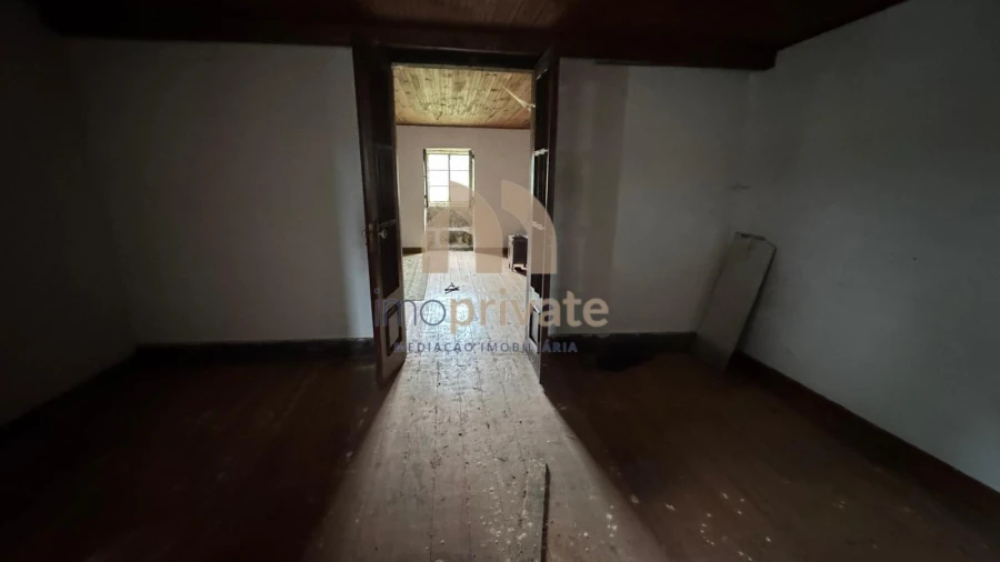 Moradia T3 para Venda em Idães Foto 4