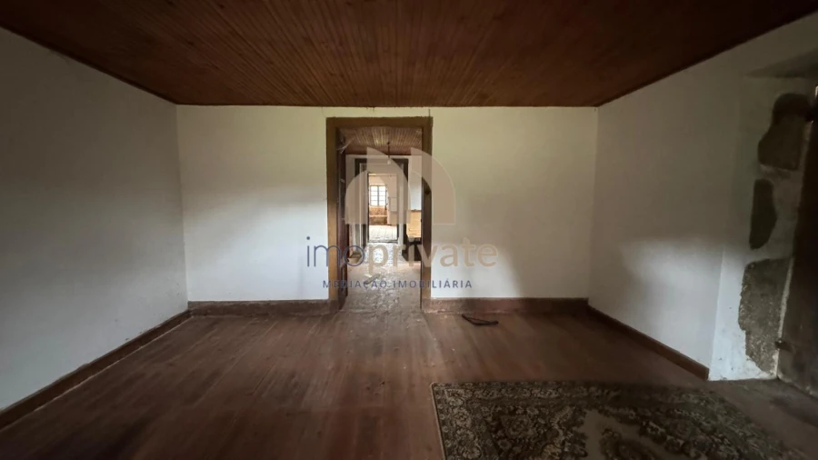 Moradia T3 para Venda em Idães Foto 3