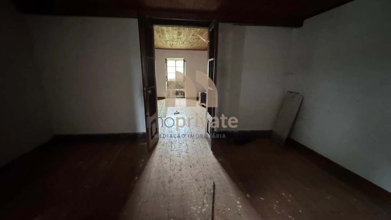 Moradia T3 para Venda em Idães Foto 4