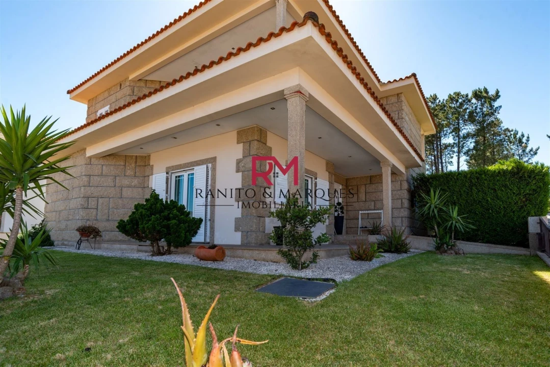 Moradia T4 para Venda em Alpendorada, Várzea e Torrão Foto 4