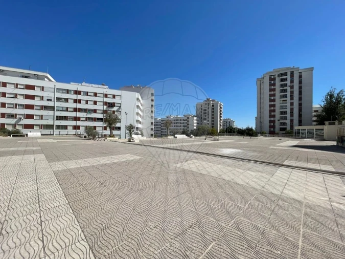 Loja para Venda em Póvoa de Santa Iria e Forte da Casa Foto 11