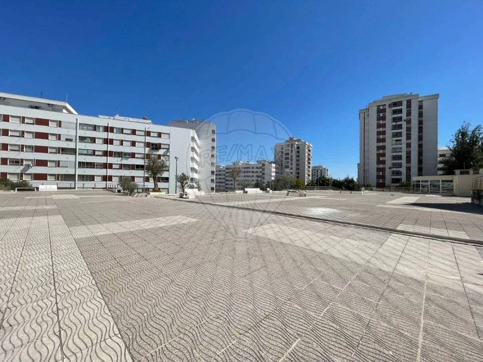 Loja para Venda em Póvoa de Santa Iria e Forte da Casa Foto 11