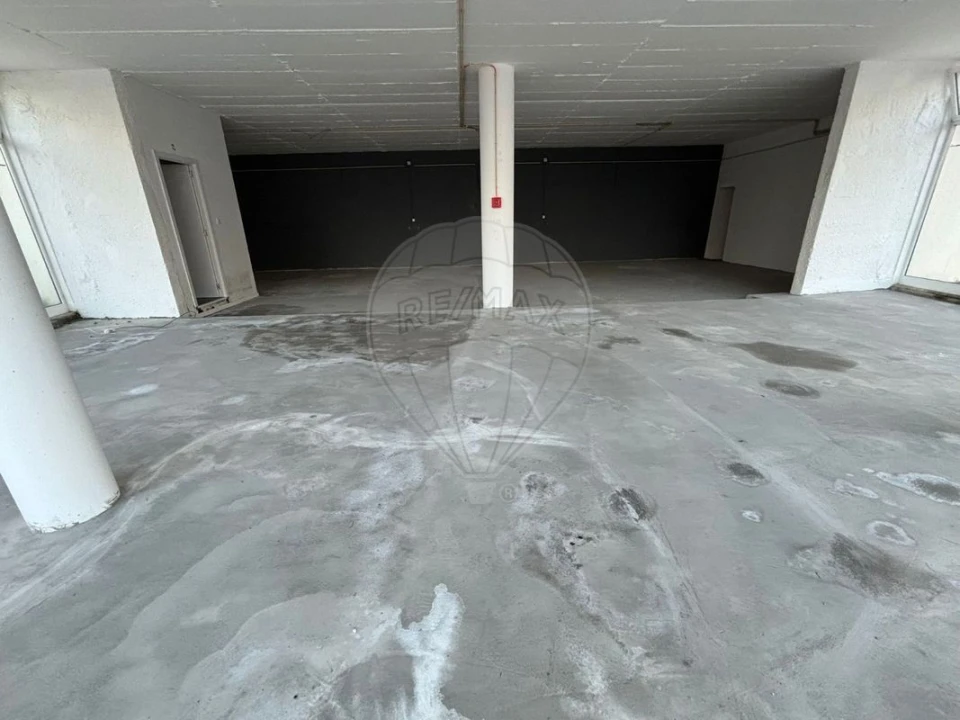 Loja para Venda em Póvoa de Santa Iria e Forte da Casa Foto 5