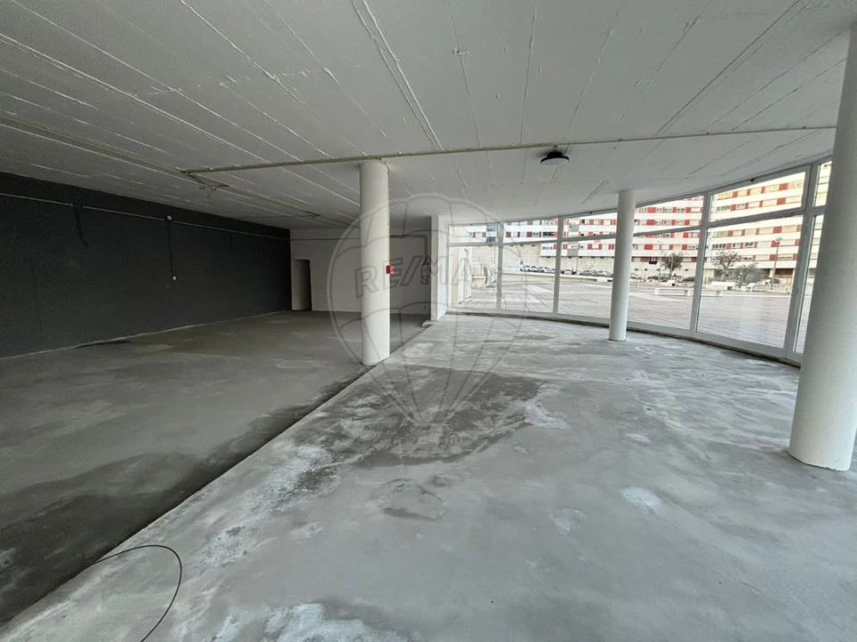 Loja para Venda em Póvoa de Santa Iria e Forte da Casa Foto 6