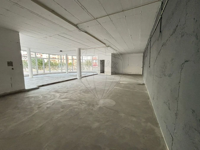 Loja para Venda em Póvoa de Santa Iria e Forte da Casa Foto 10