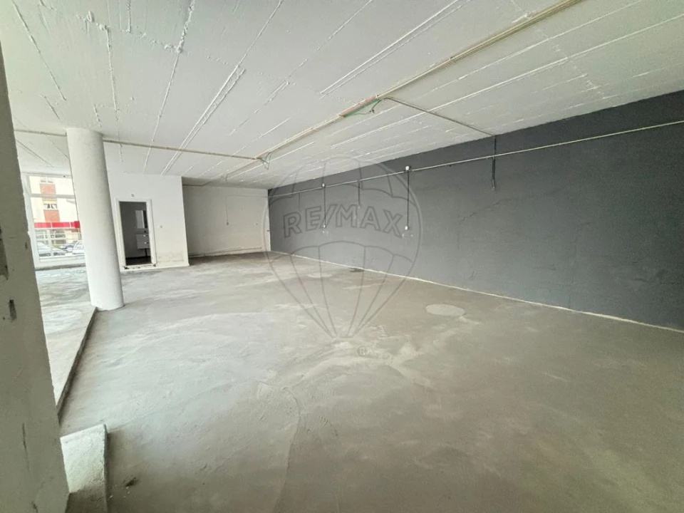 Loja para Venda em Póvoa de Santa Iria e Forte da Casa Foto 3