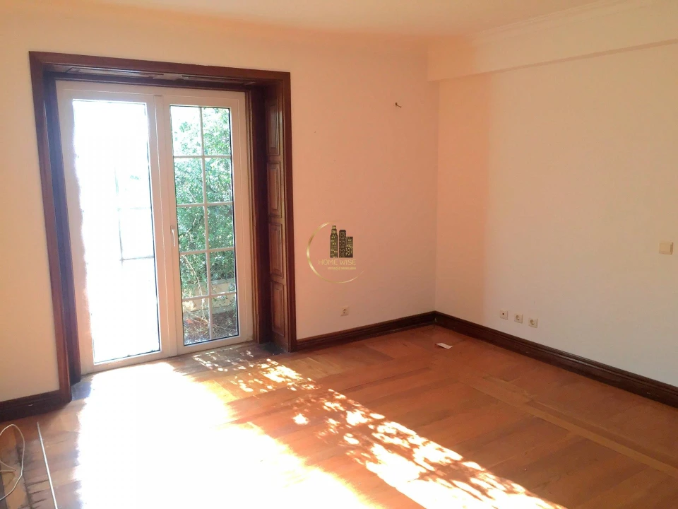 Moradia T5 para Venda em Queluz e Belas Foto 13