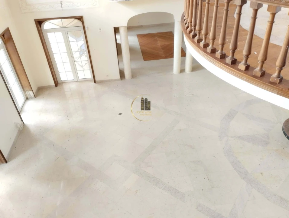 Moradia T5 para Venda em Queluz e Belas Foto 18