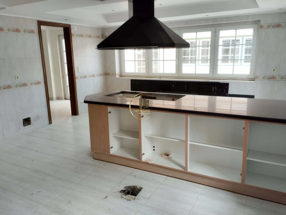 Moradia T5 para Venda em Queluz e Belas Foto 28