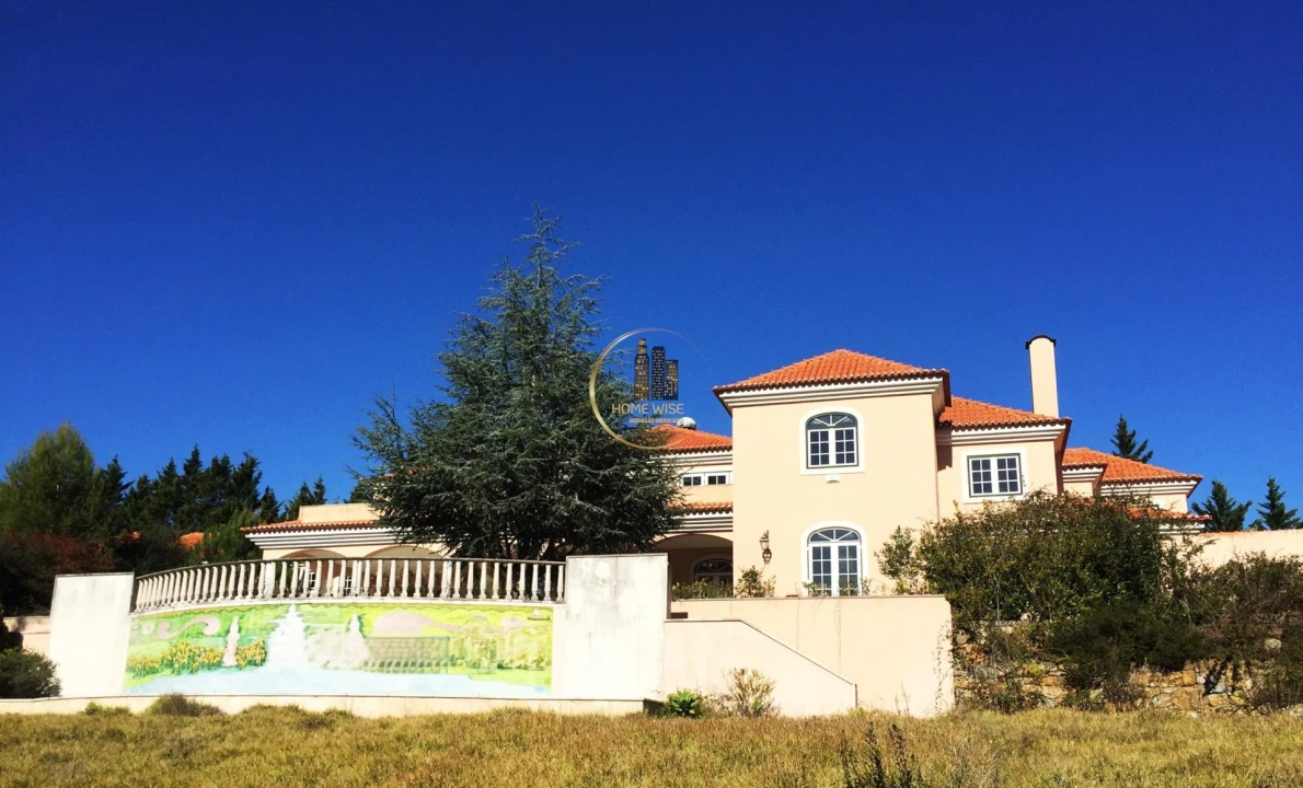 Moradia T5 para Venda em Queluz e Belas Foto 3