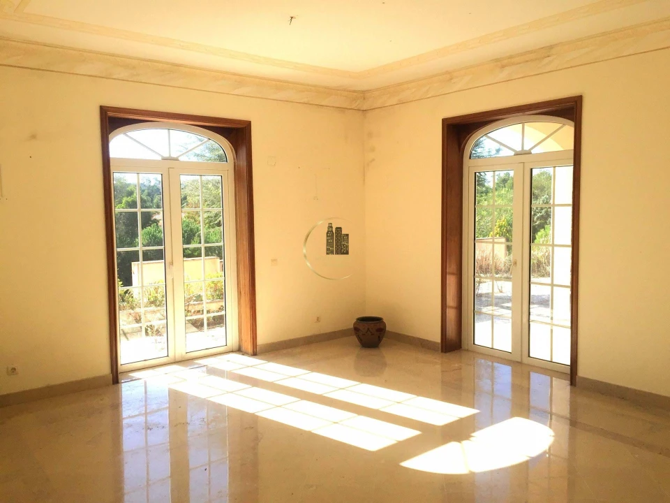 Moradia T5 para Venda em Queluz e Belas Foto 5