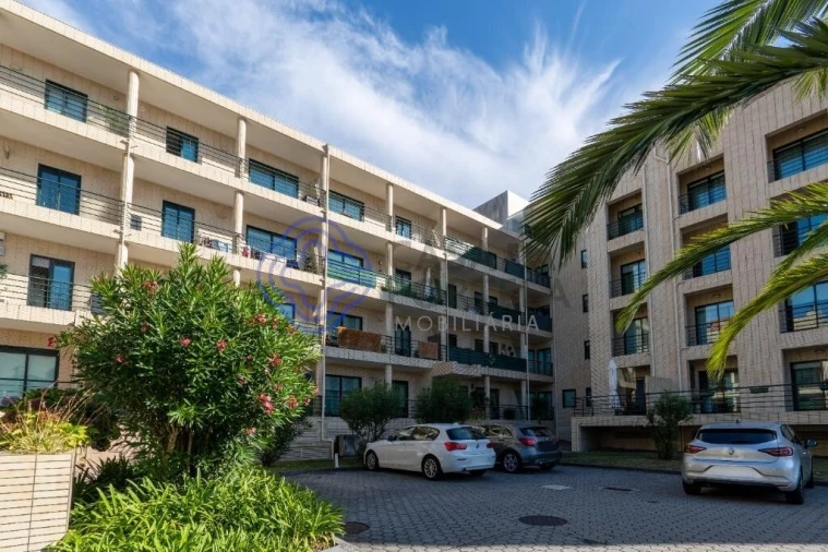 Garagem para Venda em Mafamude e Vilar do Paraíso Foto 2