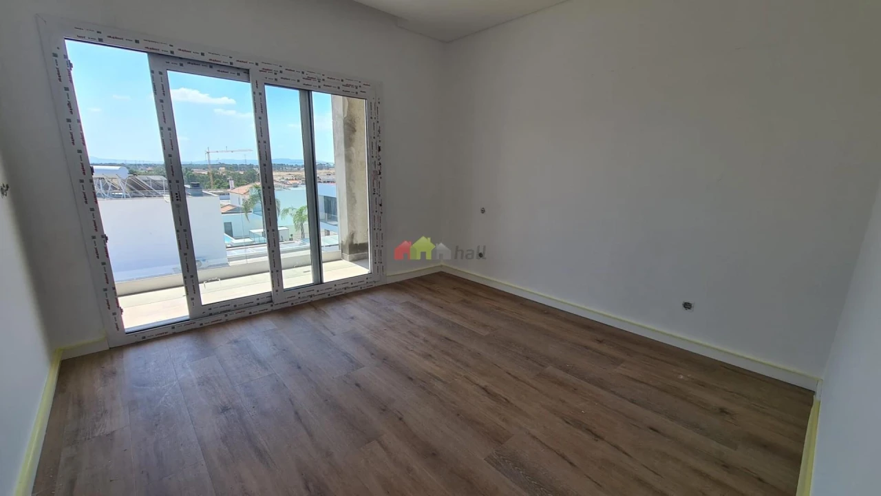 Apartamento T3 para Venda em Corroios Foto 11