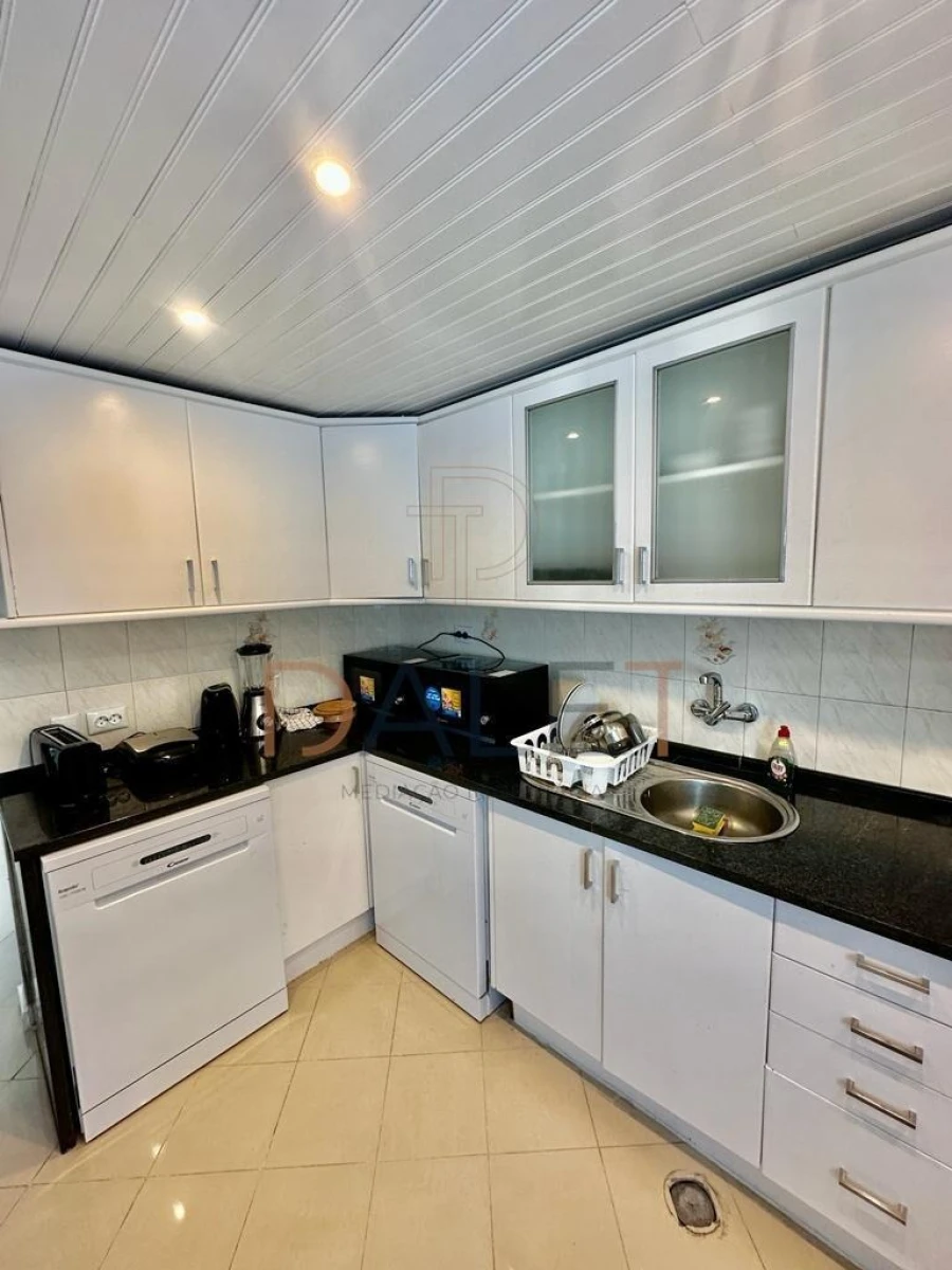 Quarto para Arrendamento em Ajuda Foto 1