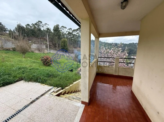 Moradia T4 para Venda em Vilar de Mouros Foto 9