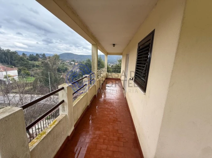 Moradia T4 para Venda em Vilar de Mouros Foto 8