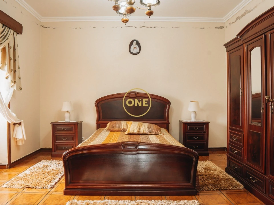 Moradia T4 para Venda em Arrifes Foto 10