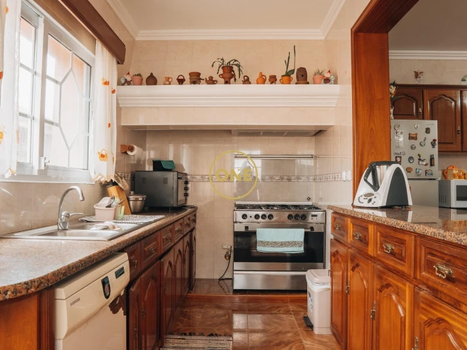 Moradia T4 para Venda em Arrifes Foto 14