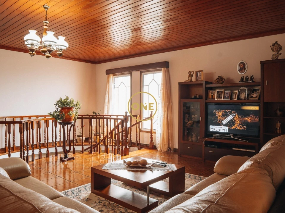 Moradia T4 para Venda em Arrifes Foto 19