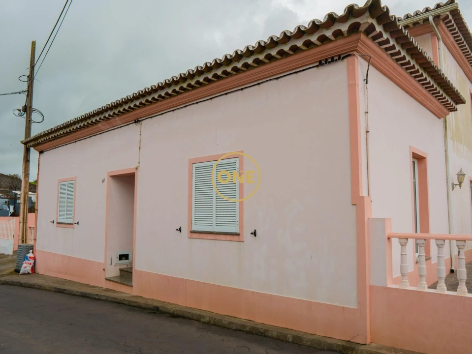 Moradia T4 para Venda em Arrifes Foto 31