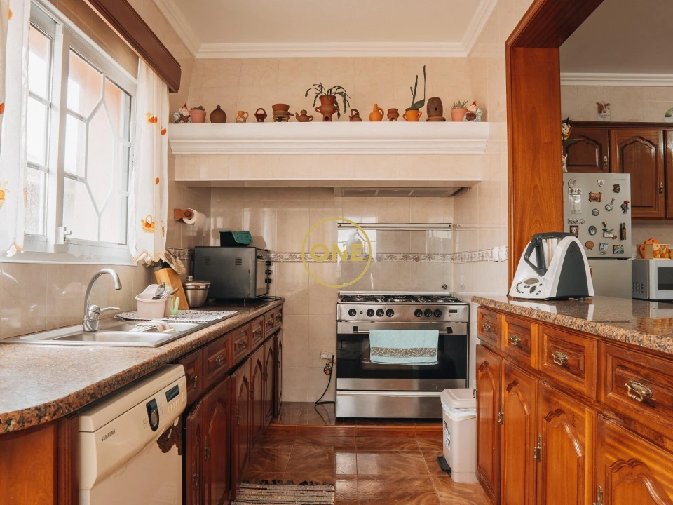 Moradia T4 para Venda em Arrifes Foto 14