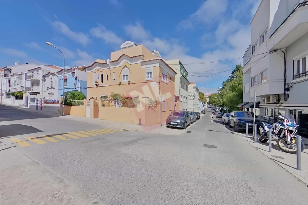 Moradia T3 para Venda em Areeiro Foto 1