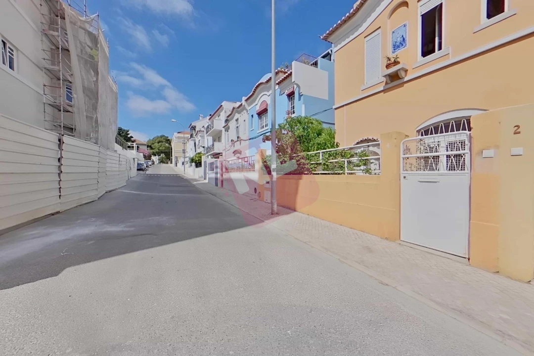 Moradia T3 para Venda em Areeiro Foto 4