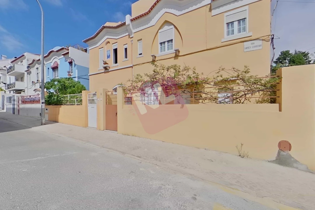 Moradia T3 para Venda em Areeiro Foto 5