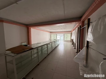Prédio para Venda em Rabo de Peixe