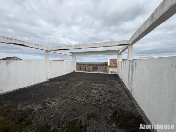 Prédio para Venda em Rabo de Peixe