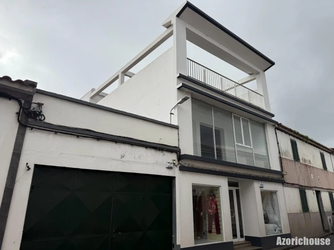 Prédio para Venda em Rabo de Peixe Foto 2